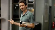 Der IT-Spezialist der Abteilung arbeitet durch: Noah Löwenherz (Aaron Arens).