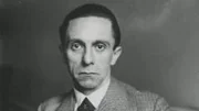 Joseph Goebbels. Seine Propaganda zieht viele Deutsche auf Hitlers Seite.