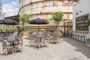 Schon lange träumt Joanna von einer eigenen Bäckerei. Kann sie sich diesen Wunsch mit Chips Unterstützung erfüllen und das kleine Haus auf dem Gelände eines Silos in ein Cupcake-Paradies verwandeln?
