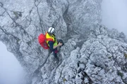 Christian Datzmann, Bergretter der Bergwacht Ramsau, bei einem Einsatz.