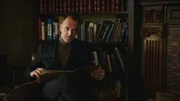 Sherlock Holmes (Jonny Lee Miller)