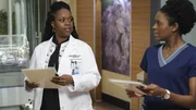 Dr. Jordan Allen (Bria Henderson, l.), Dr. Olivia Jackson (Summer Brown)