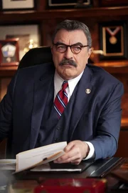 Frank Reagan (Tom Selleck)