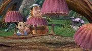 Der kleine Michael und der dicke Smee sind beide ausgerissen und treffen sich im Wald des Raunens.