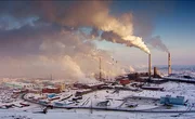 Das Verbrennen von fossilen Energieträgern wie Kohle trägt zum Klimawandel bei.