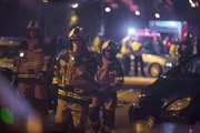 Die Feuerwehrmänner am Unfallort.