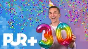 Erleben statt nur wissen: Seit 30 Jahren bietet das Wissensmagazin "PUR+" Kindern Erkenntnisse aus ihrer Lebenswelt zum Staunen und Mitfühlen. Das feiert eine "Best-of"-Jubiläumssendung. Neben einer Reise zu den Anfängen mit der frechen Zeichentrickfigur Petty, gibt es viele unterhaltsame Highlights aus Erics Experimenten und Selbstversuchen, besondere Kindergeschichten und aufregende Tierbegegnungen.