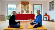 Meditation kann neue Einsichten ins Ich ermöglichen. Ingolf Baur und Lama Tilmann Lhündrup