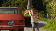 Flori (Leon / Lino de Greiff) entdeckt Racko - er ist wieder da.