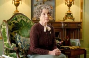 Elsie Leach (Harriet Walter).