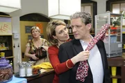 Fataler Fehler: Ingo (Wolfgang Wagner, r.) küsst Brigitte (Joana Schümer, M.) im Glauben, es sei Brigitte (Heike Jonca, l.) ...