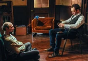 Kann Daniel Gottlieb (F. Murray Abraham, l.) Sherlock Holmes (Jonny Lee Miller, r.) in seinem neuen Fall weiterhelfen?