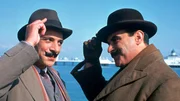 v.l.n.r. Lucky Len (Peter Kelly) und Poirot (David Suchet)