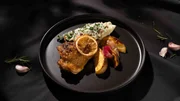 Zitronenhuhn mit Backkartoffeln.