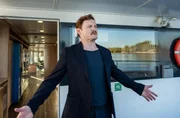 Siggi Prechtl (Shenja Lacher) hatte keine Ahnung mit welchem Nebengeschäft sich sein Bruder Geld dazu verdient hat.