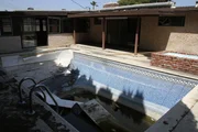 Damit man erkennt, dass das ein Pool ist, sind noch einige Arbeiten nötig ...