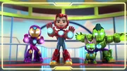 L-R: Ironheart, Ironman und Iron Hulk