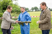 Ein maskierter Mann hat mit einer Panzerfaust einen Geldtransporter &uuml;berfallen. Kommt das Team von der Kripo L&uuml;beck dem T&auml;ter auf die Spur? v.li.: Lars Englen (Ingo Naujoks), Dr. Strahl (Christoph Tomanek), Finn Kiesewetter (Sven Martinek).