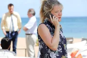 Pippa (OLIVIA POULET) - Death in Paradise - Series 8 - Episode 3