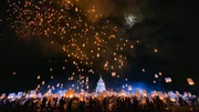 Pure Magie. Einmal im Jahr steigen tausende von Laternen in den Himmel über Chiang Mai auf.