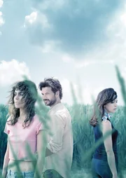 (v.li.): Veronica (Irene Arcos), Óscar (Álvaro Morte), Alejandra (Verónica Sánchez).