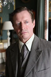 Dr. Larraby (Dominic Jephcott).