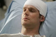 Nate Fisher (Peter Krause).