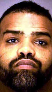 Polizeifoto von Van Brett Watkins. Er ließ sich zum Mord an Cherica Adams anstiften. Polizeifoto von Van Brett Watkins. Er ließ sich zum Mord an Cherica Adams anstiften.