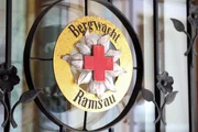 Türschild der Bergwacht Ramsau.