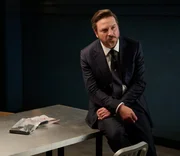 Detective Sergeant Henry Graff (Aden Young)