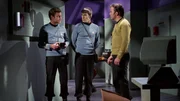L-R: Dr. McCoy (DeForest Kelley), Spock (Leonard Nimoy) und James Tiberius 'Jim' Kirk (William Shatner).
