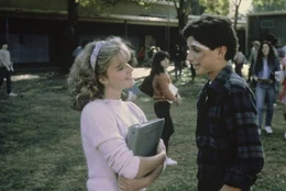 Daniel (Ralph Macchio, re.) und Ali (Elisabeth Shue)