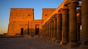 Sonnenuntergang Szene des Philae-Tempels in Assuan am Nil in Ägypten