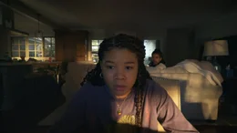 Storm Reid (June), Megan Suri (Veena).
