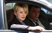 Im Laufe ihrer Ermittlungen stoßen Lilly (Kathryn Morris, l.) und Ronnie Vera (Jeremy Ratchford, r.) auf einen neuen Verdächtigen.