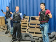 Ein neuer Fall besch&auml;ftigt das Team: Steve (Alex O'Loughlin, M.), Danny (Scott Caan, l.) und Chin (Daniel Dae Kim, r.) ...