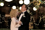 Beverly Goldberg (Wendi McLendon-Covey, l.); Murray Goldberg (Jeff Garlin, r.)