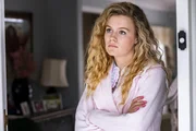 Karen (Lexie Duncan)