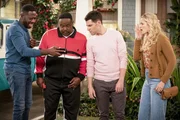 (v.l.n.r.) Malcolm Butler (Sheaun McKinney); Calvin Butler (Cedric the Entertainer); Dave Johnson (Max Greenfield); Gemma Johnson (Beth Behrs)