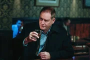Zu Franks Entsetzen wird bei dem ehemaligen Astronauten Pete Seabrook (Brian Kerwin) aus einem Drink meist ein Besäufnis ...