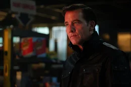 Clayton Verris (Clive Owen) leitet ein geheimes  Projekt namens &Ntilde;Gemini&igrave;, das mittels Klonen unbesiegbare Kampfmaschinen aus Fleisch und Blut schaffen will.
