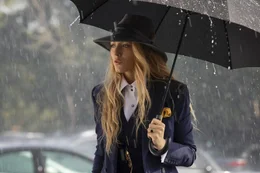 Blake Lively als Emily Nelson