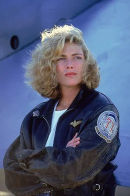 Charlie (Kelly McGillis)