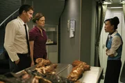 (v.l.n.r.) Booth (David Boreanaz); Dr. Brennan (Emily Deschanel); Theresa Ming (Lydia Look)