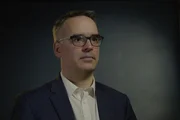Thomas Weber    +++