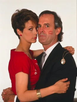 Wanda (Jamie Lee Curtis) hat Archie (John Cleese) geh&ouml;rig den Kopf verdreht.