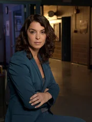 Carolyn Barek (Annabella Sciorra), 5. Staffel