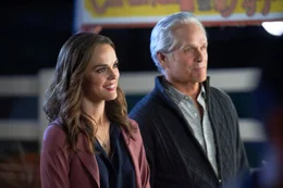 Claire (Erin Cahill) m&ouml;chte die Farm ihres Vaters Hank (Gregory Harrison) erhalten.