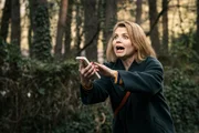 Anne (Annette Frier) verliert die Fassung, als sie sich mal wieder mit ihrem Ex-Mann streitet.