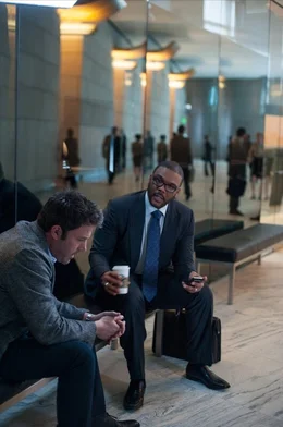 Kann Staranwalt Tanner Bolt (Tyler Perry, r.) Amys perfide und perfekt inszenierte T&auml;uschungen offenlegen, um Nick (Ben Affleck, l.) vor dem drohenden Todesurteil als M&ouml;rder zu bewahren?